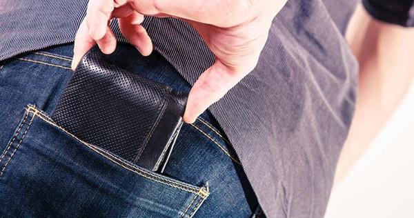 The danger of carrying a bulky wallet and how it  affects your health